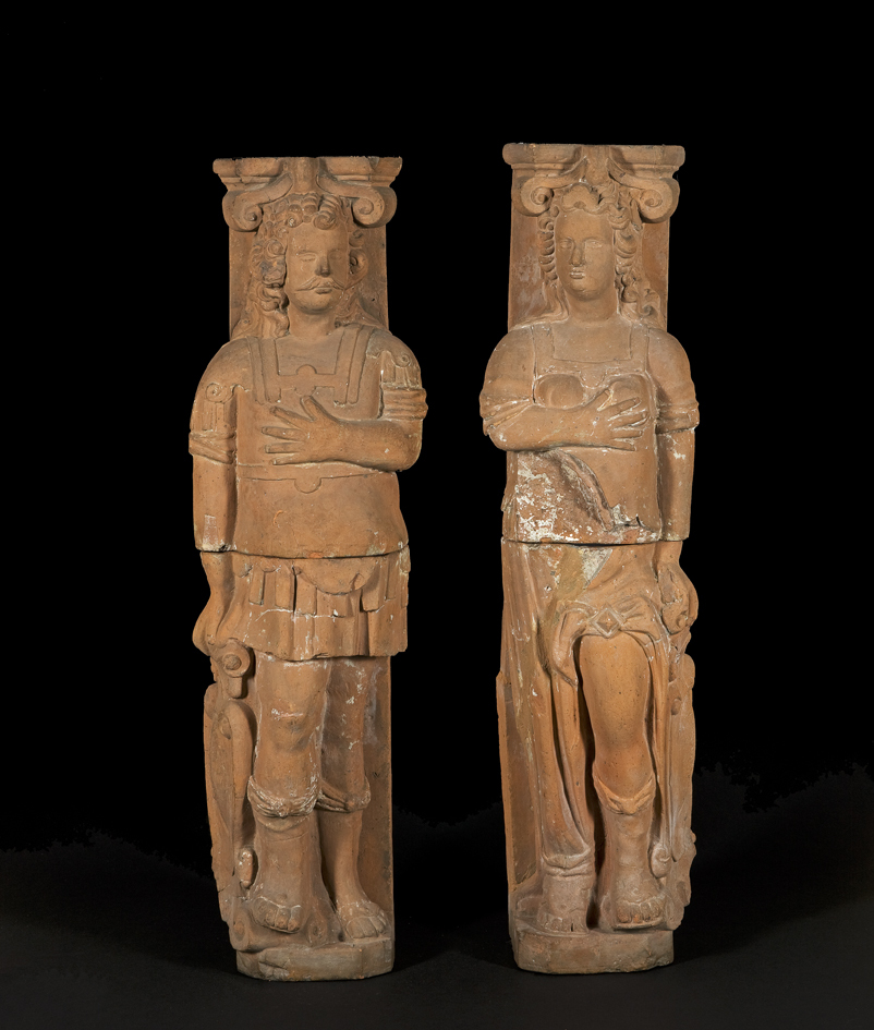 Twee schoorsteenbeelden