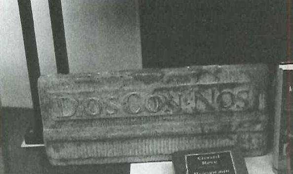 Gevelband met het opschrift 'DIOSCON NOS UNA HIGA PARA VOS 1655'