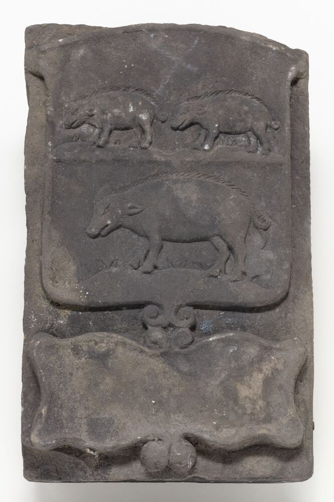 Gevelsteen met wapenschild (wapen Bergsma?)