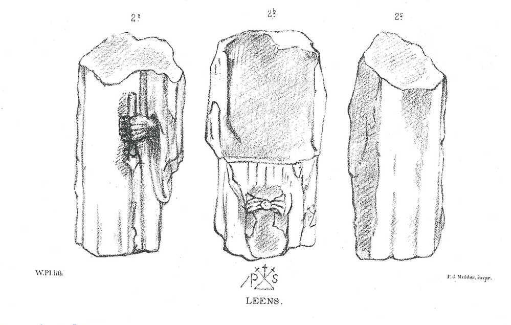 Romp, deel van een zandstenen beeld (Lens)