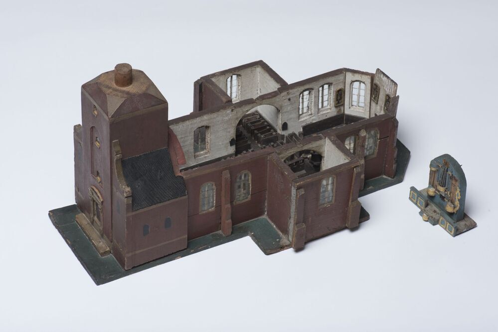 Maquette van Mariakerk met toren te Uithuizermeeden