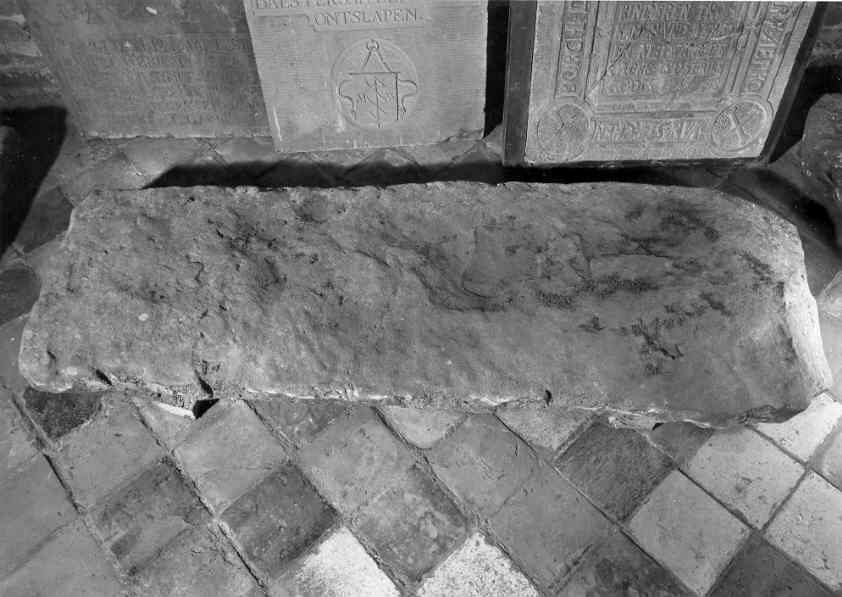 Sarcofaagdeksel (Midwolde)