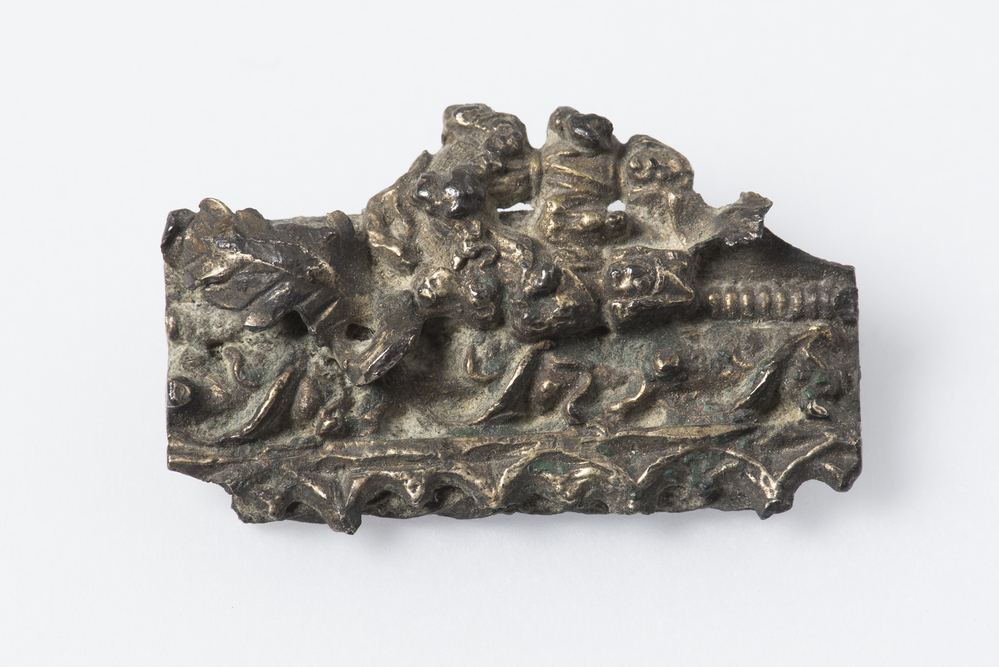 Brokstuk verguld zilveren rand