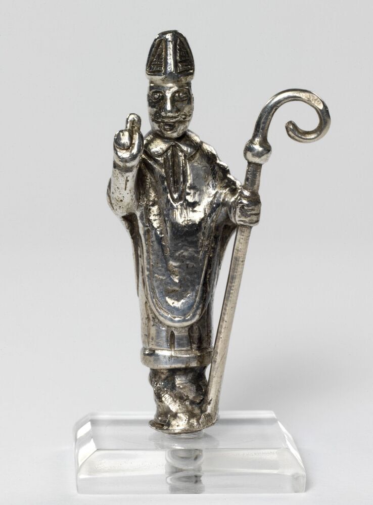 Beeldje van een bisschop