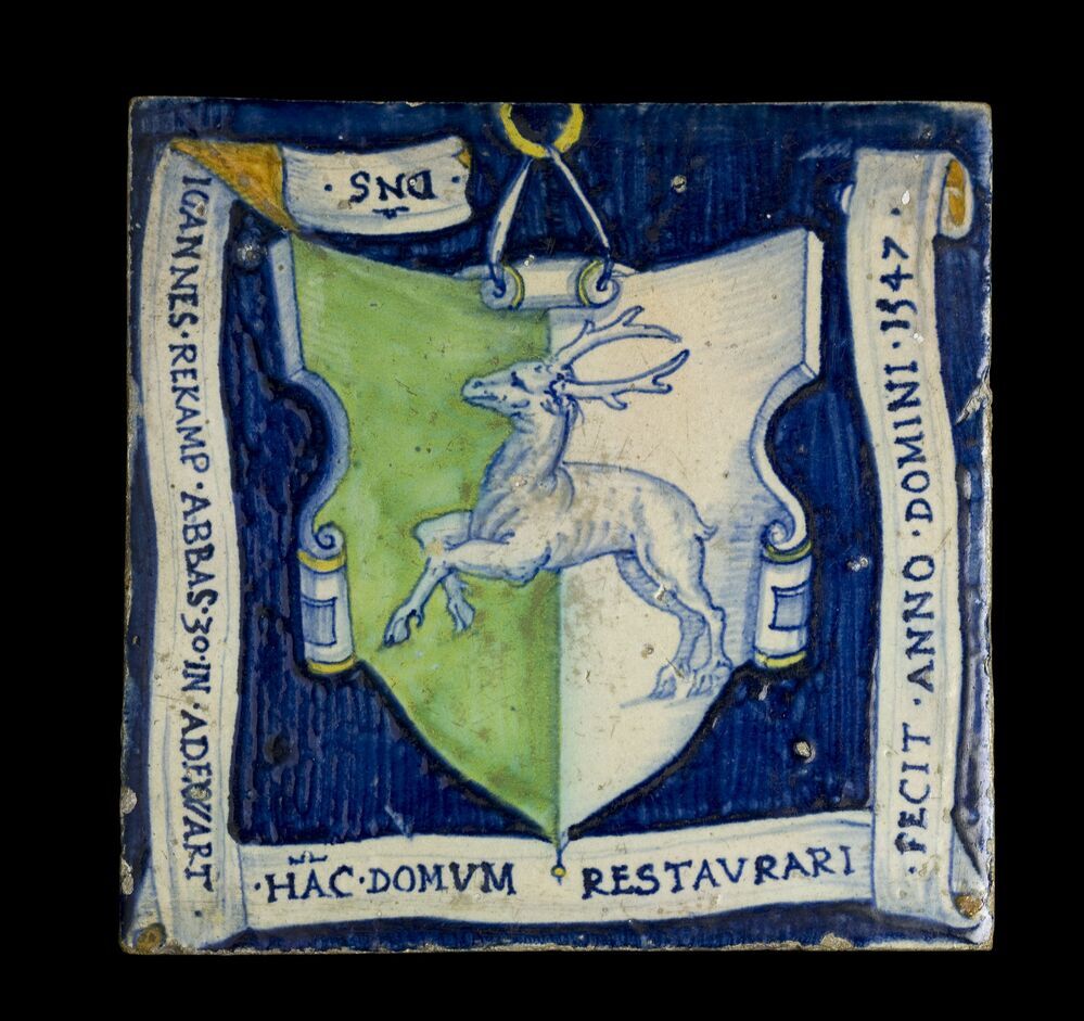 Tegel uit het voormalig refugium van het klooster Aduard