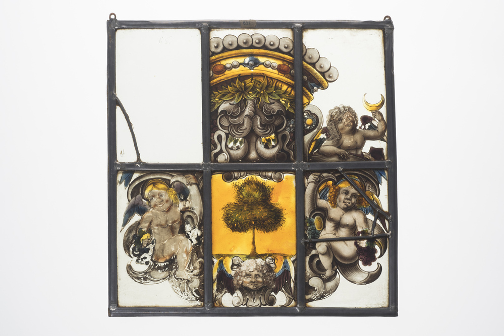 Glasruiten met wapenschild