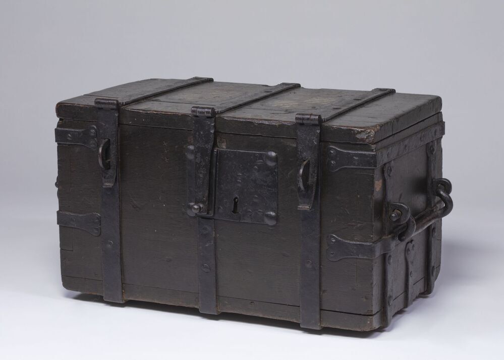 Houten geldkist met wapen van provincie Groningen