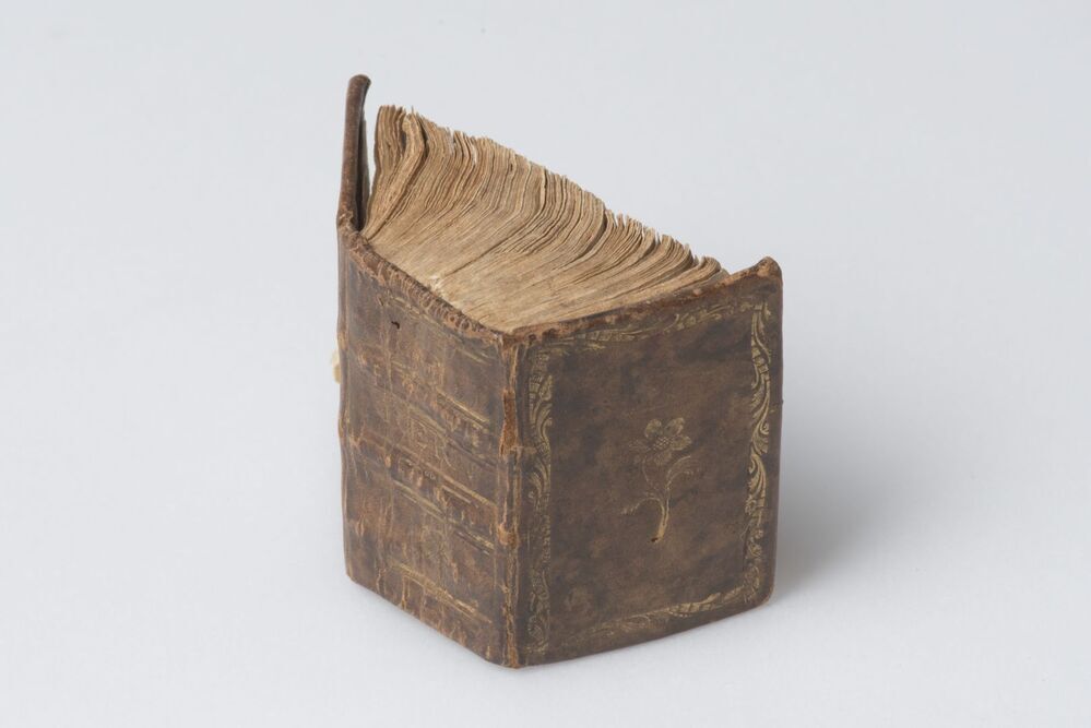 Miniatuur boekje 'Kern der Nederlandsche Historie met figuurtjes'