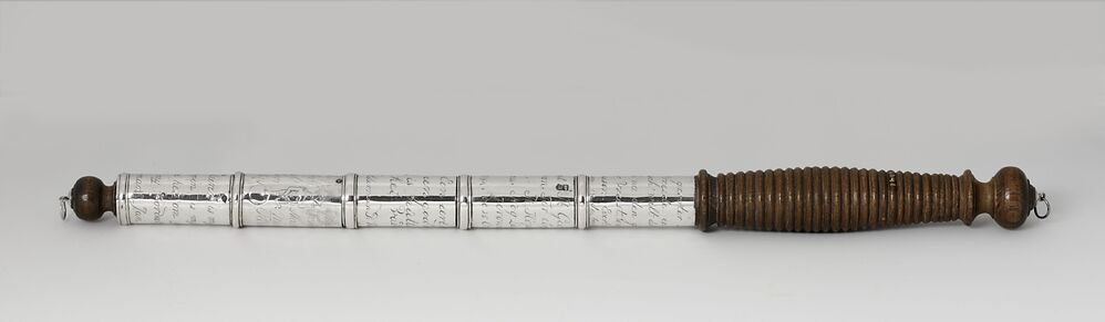 Gildestaf van het barbiers- en chirurgijnsgilde in Groningen