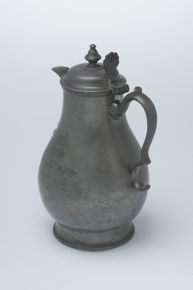 2 tinnen schenkkannen