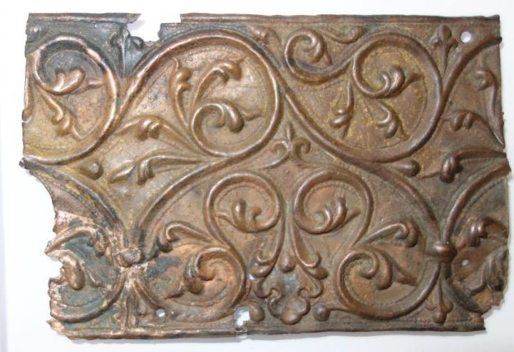 Belegselfragment van breed fries met bladmotieven, type 2.2