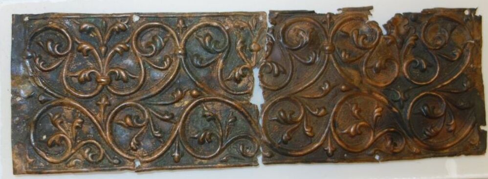 Belegselfragmenten van breed fries met bladmotieven, type 2.2