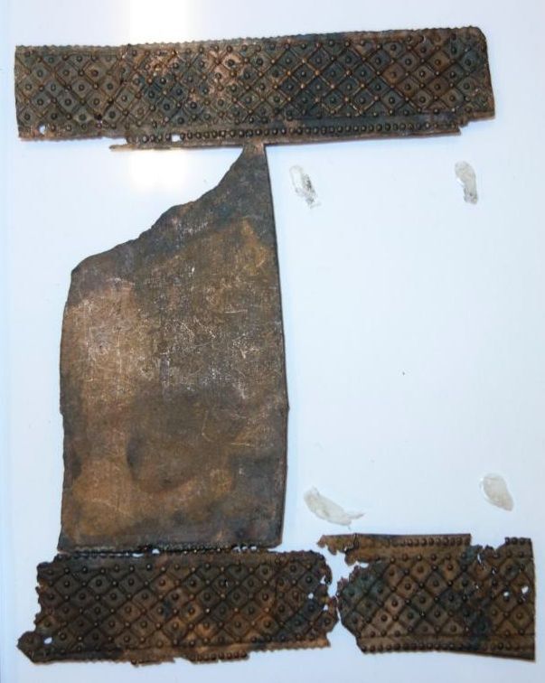 Belegselfragmenten van een fries met ruitwerk, type 2.3