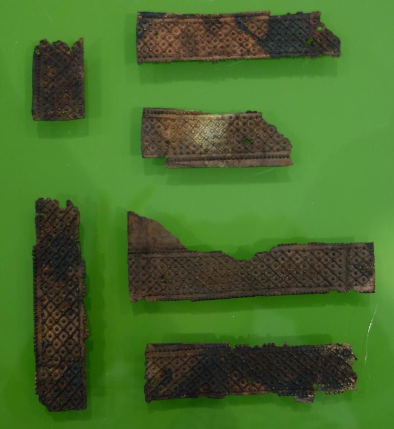 Belegselfragment van een fries met ruitwerk, type 2.3