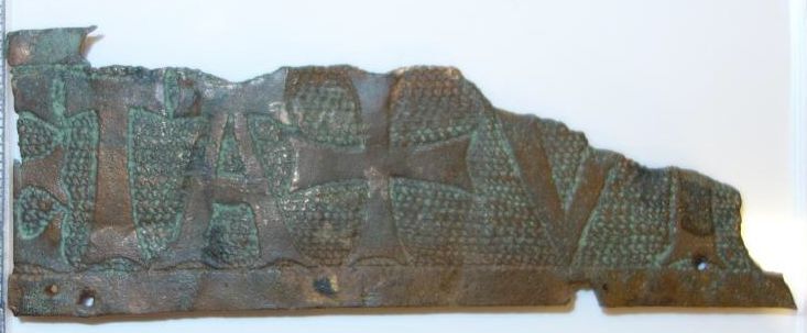 Belegselfragment van een fries met tekst ETA+VI(?)/T(?)/H(?)/P(?).