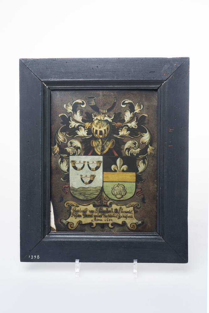 gebrandschilderd glas met het koppelwapen van Hoorenbeek en Berens