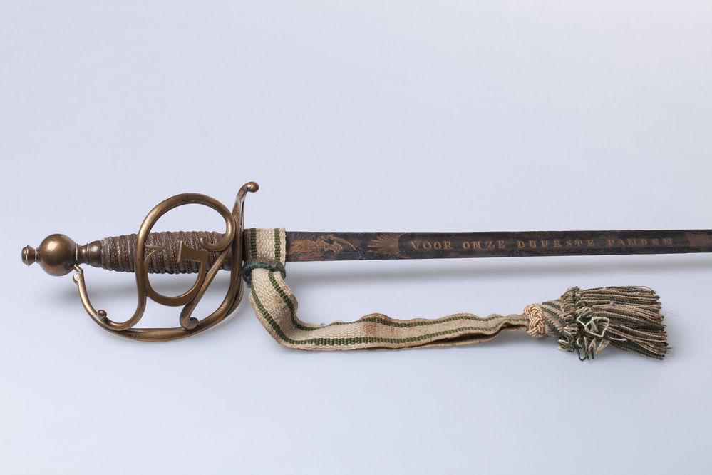 Degen 'Voor onze duurste panden'