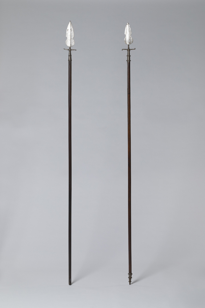 Twee ijzeren speren