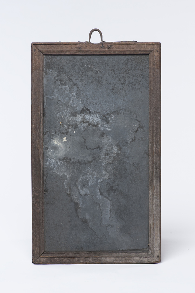 Twee leien, in eikenhouten lijsten gevat