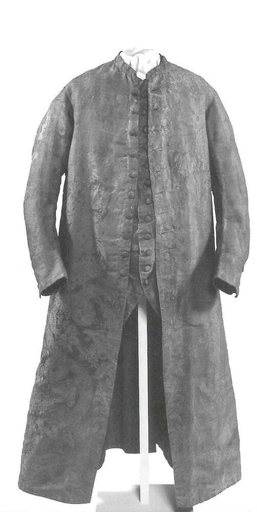 Herenjas van rode, gebrocheerde zijde