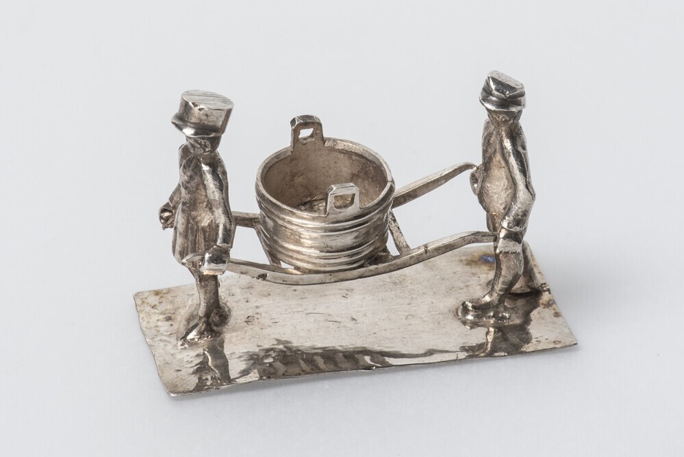 Speelgoed figuur van twee waterdragers