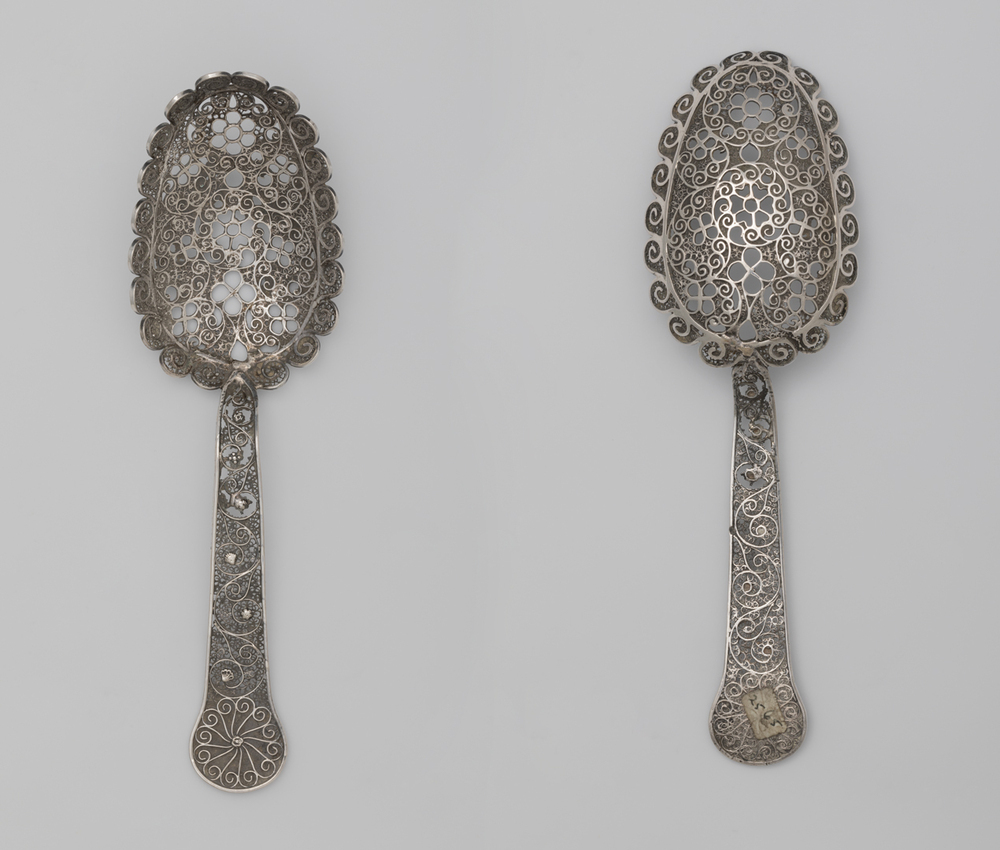 Zilveren lepel van filigreinwerk