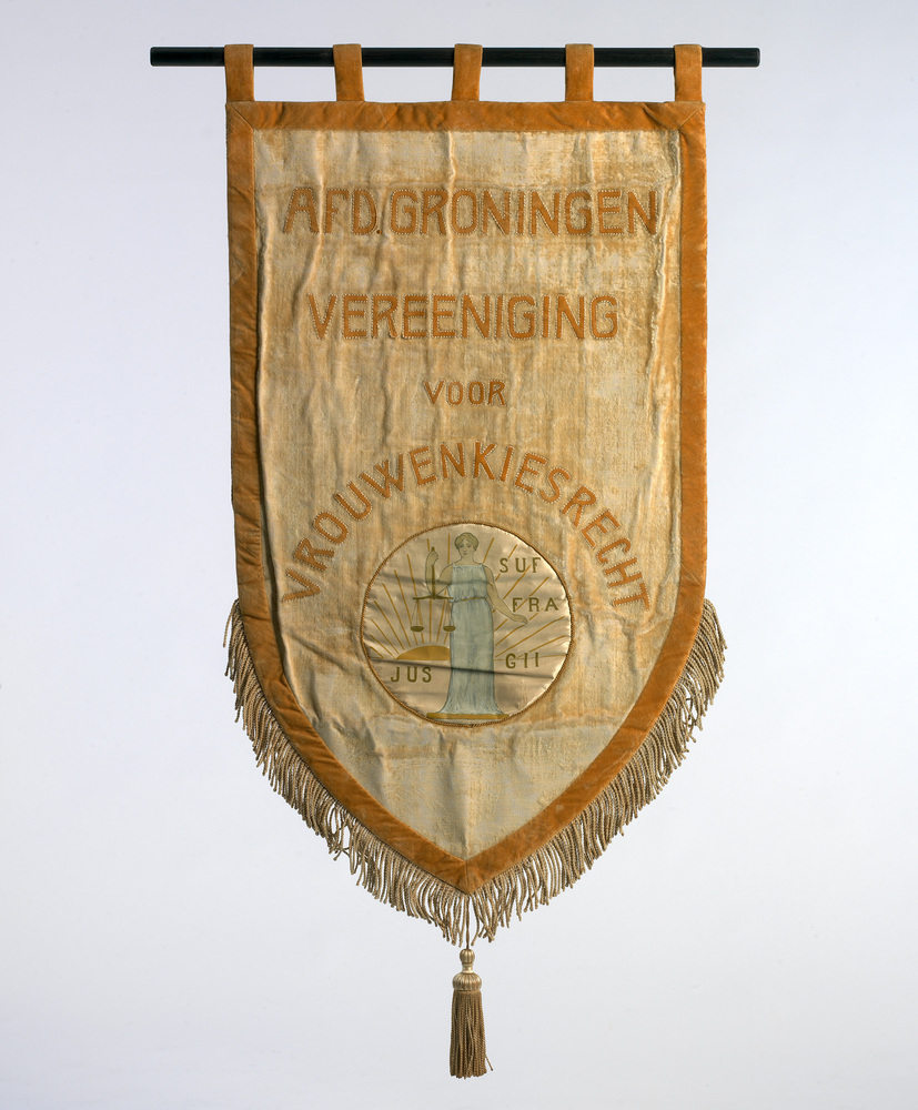 Vaandel van de Afdeeling Groningen Vereeniging voor Vrouwenkiesrecht