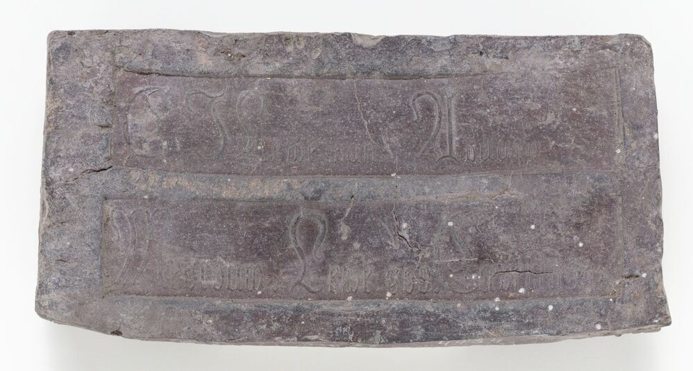 Baksteen echtpaar Lewe-Cleveringa