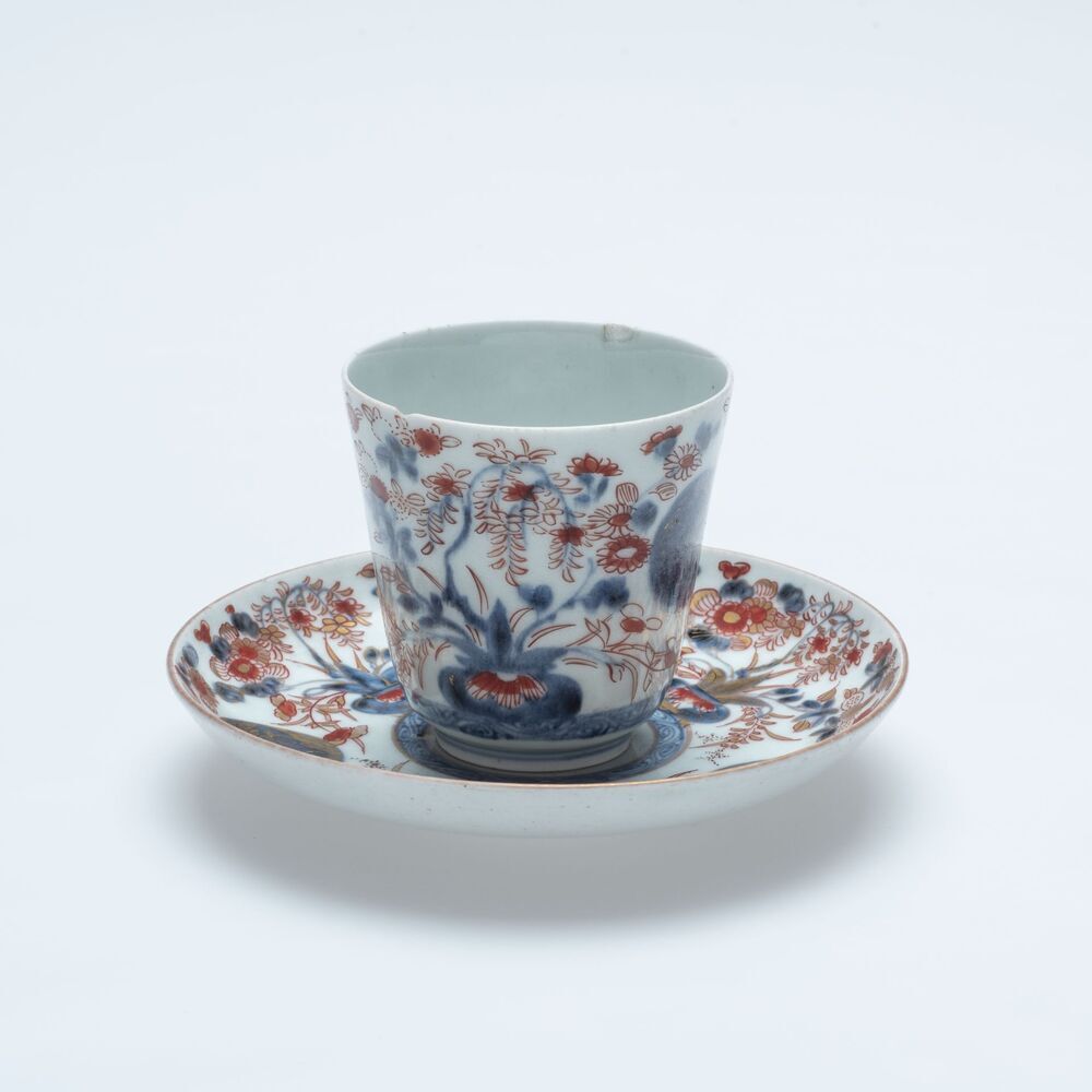 wee koppen met schotels