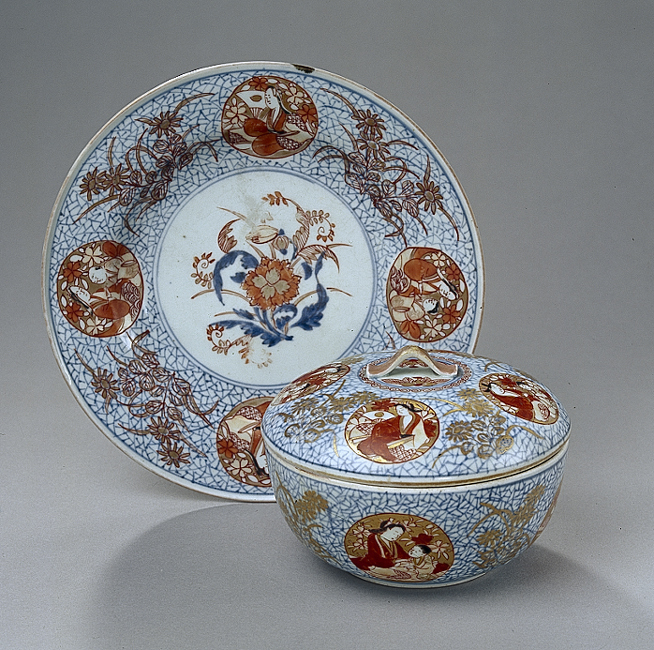 Dekselkom met onderschotel