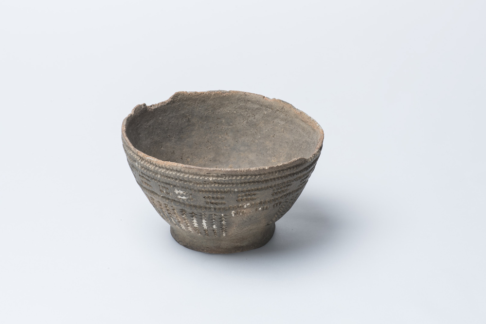 Halfbolvormige kom (Veele)