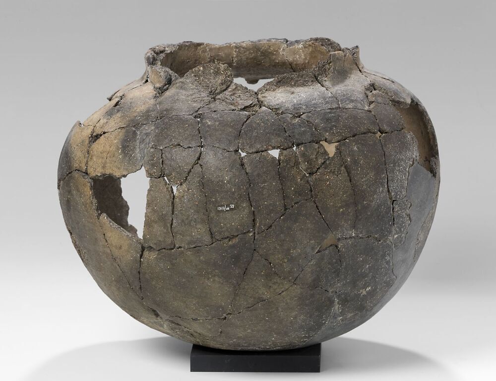 Urn (beschadigd) uit Godlinze