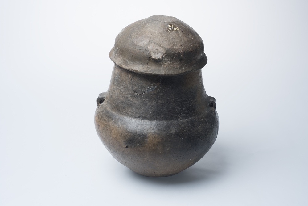 Pot met schaal (Harendermolen)