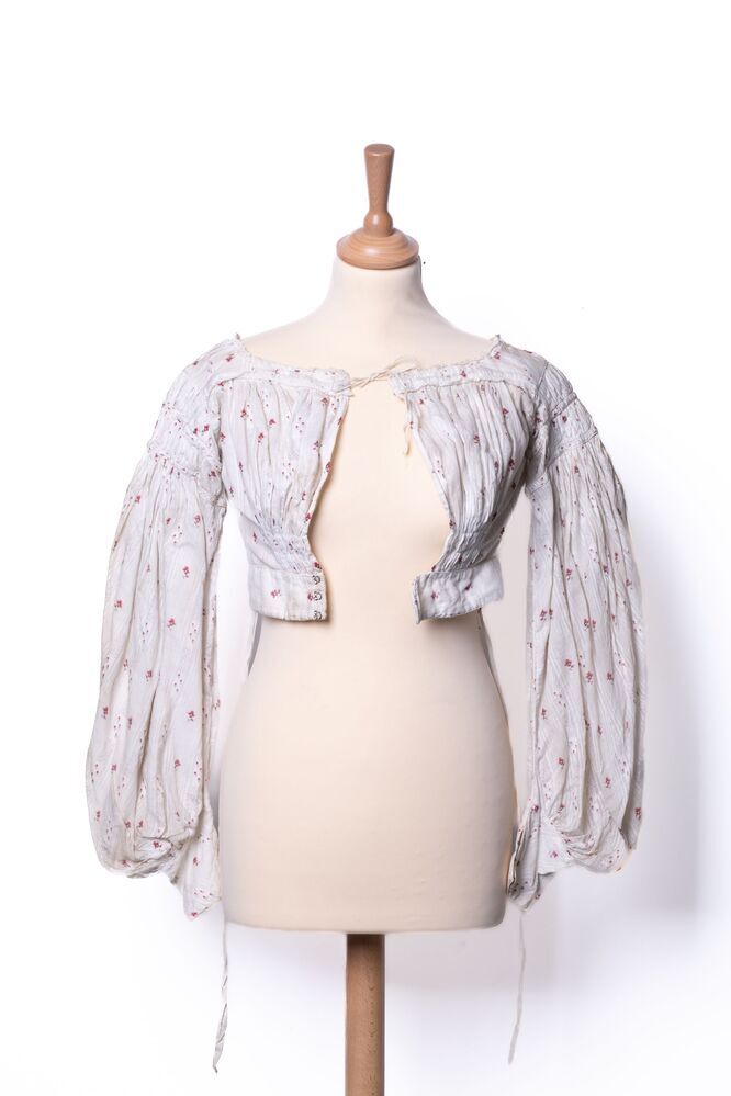 Lijfje van wit bedrukt katoen