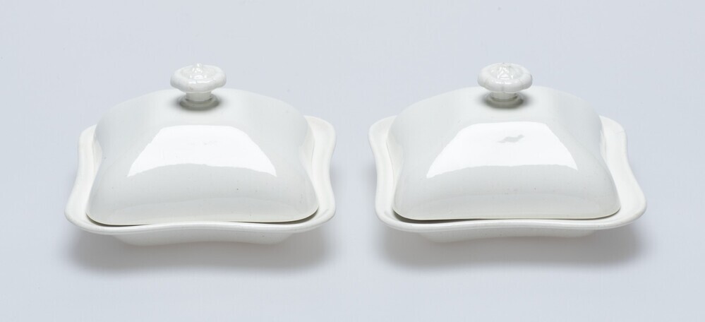 Deel van Wedgwood kinderservies: 2 groenteschalen