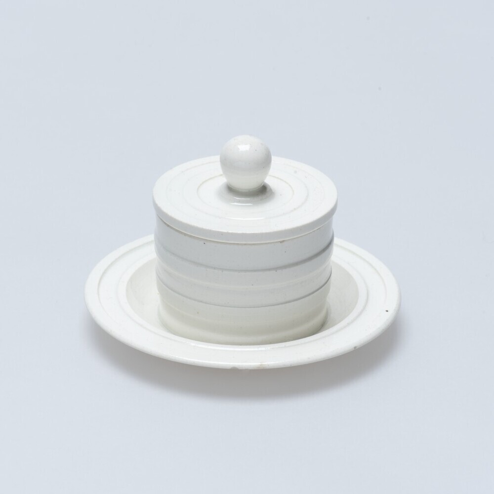 Deel van Wedgwood kinderservies: mosterdpot