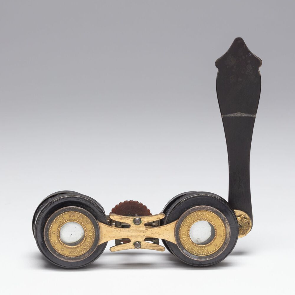 Toneelkijker in etui