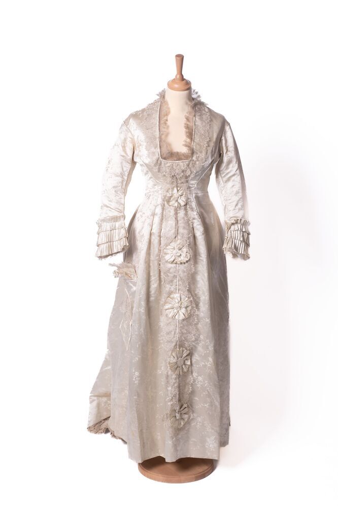 Zijden japon, damast