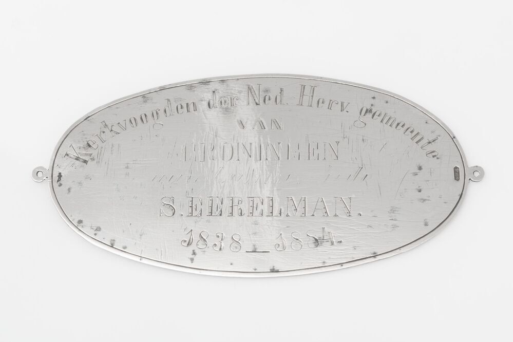 Zilveren plaatje Kerkvoogden der Ned. Herv. Gemeente van Groningen