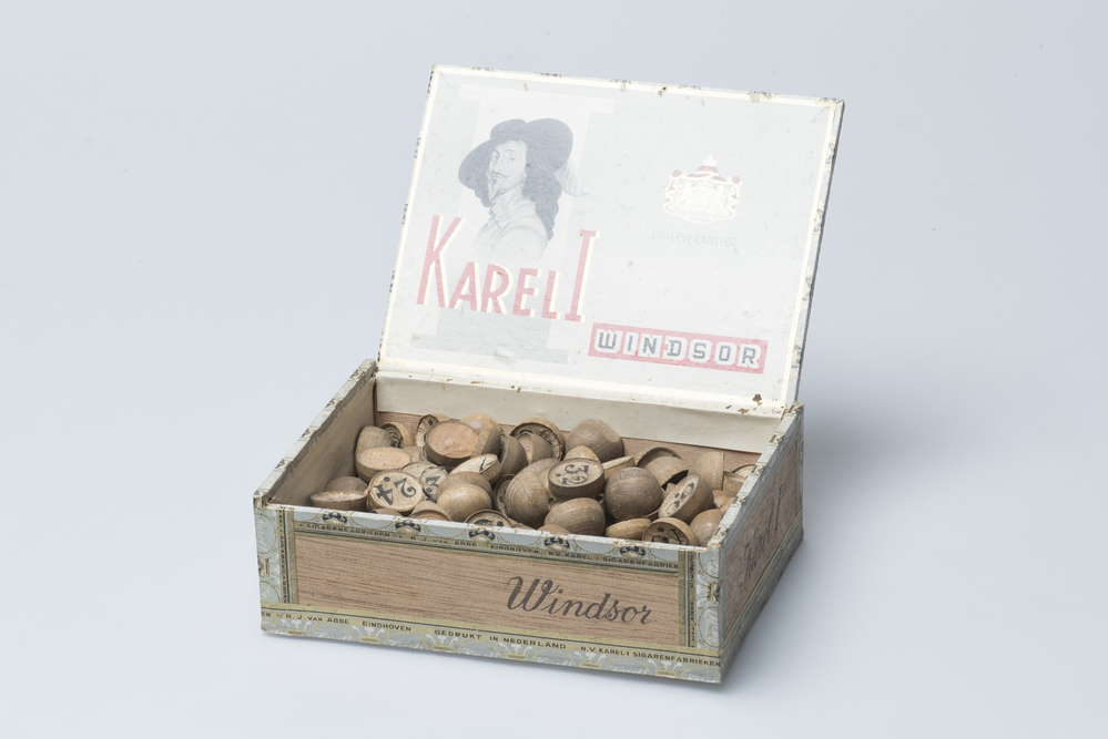 Doppen voor een kienspel met zakje