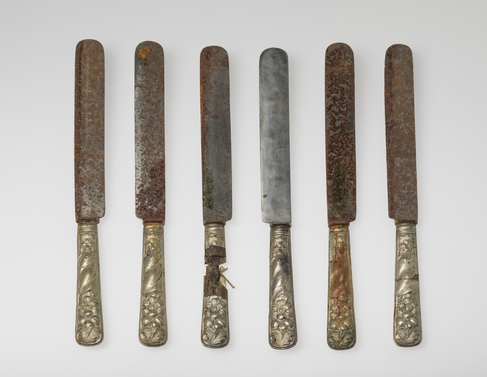 Mes met zilveren heft