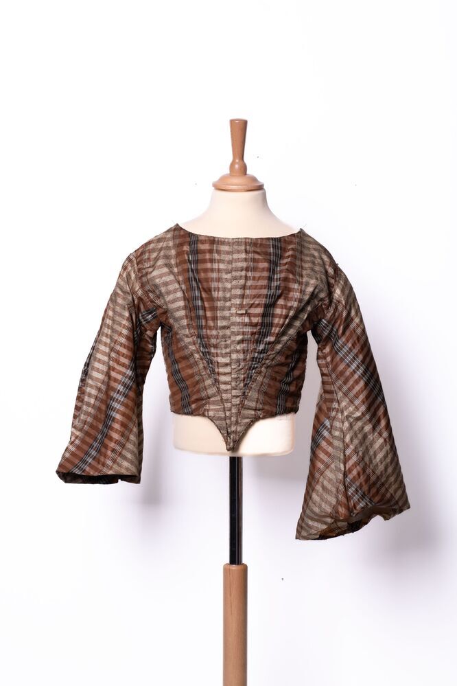 Kort bruin jakje van zijde