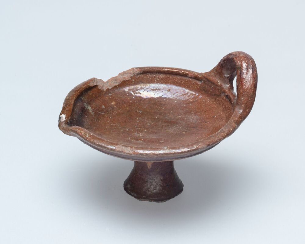 VERVALLEN Fragment van een olielamp (Aduard)