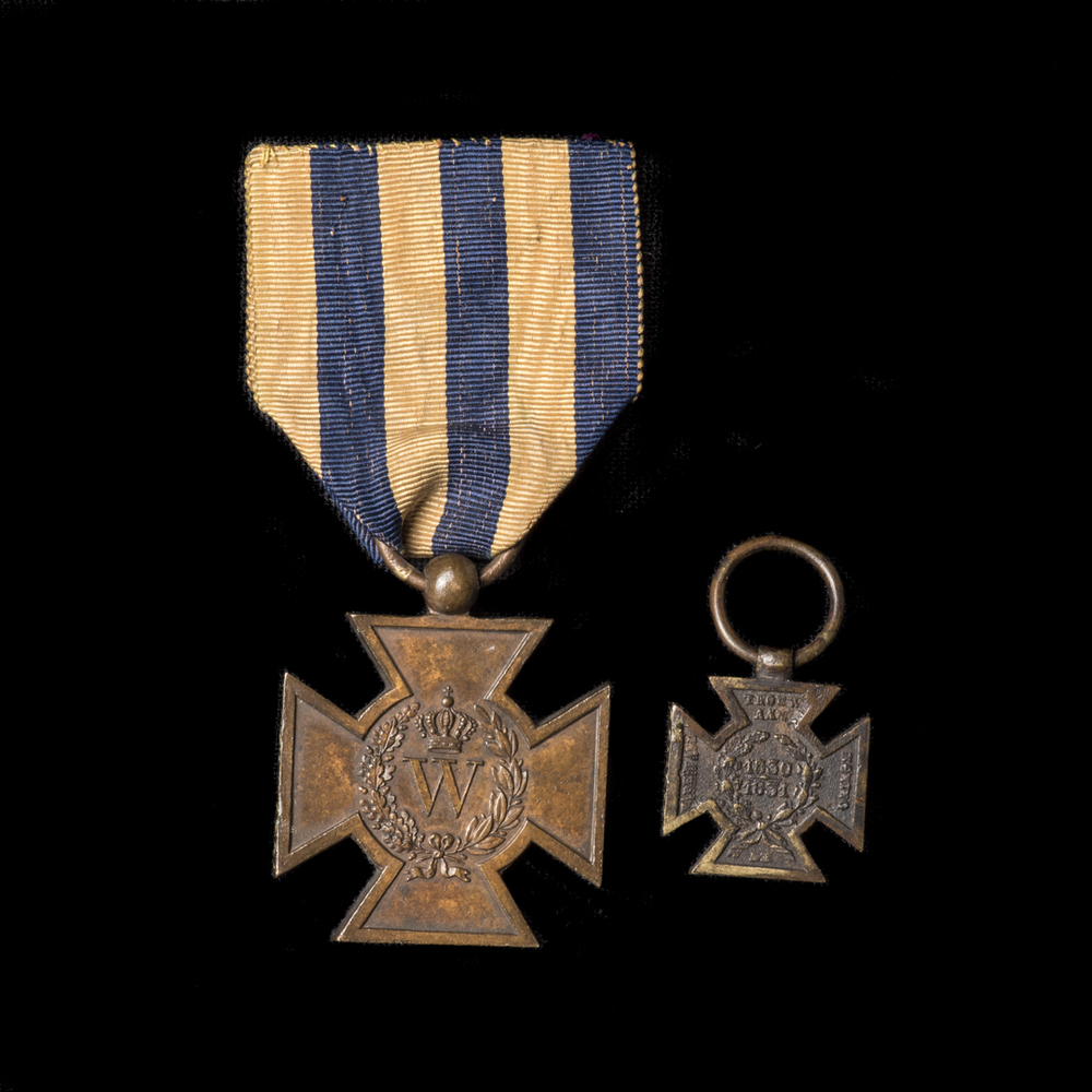 Groot en klein metalen kruis Tiendaagse Veldtocht