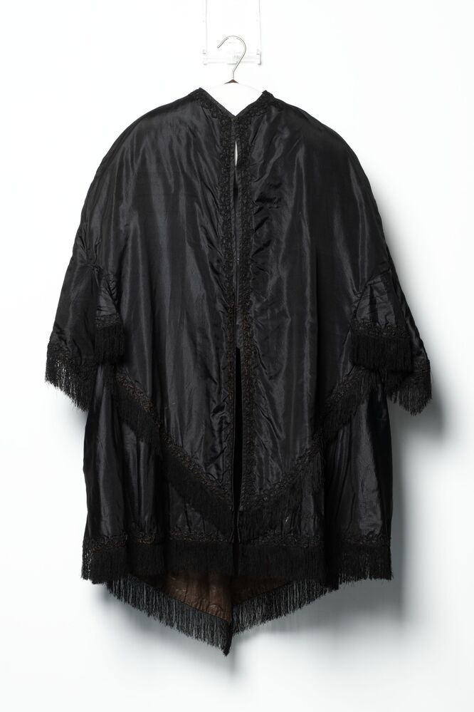 Zwarte cape