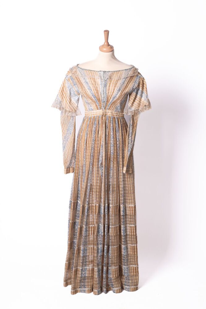 Japon van blauw okergeel voile