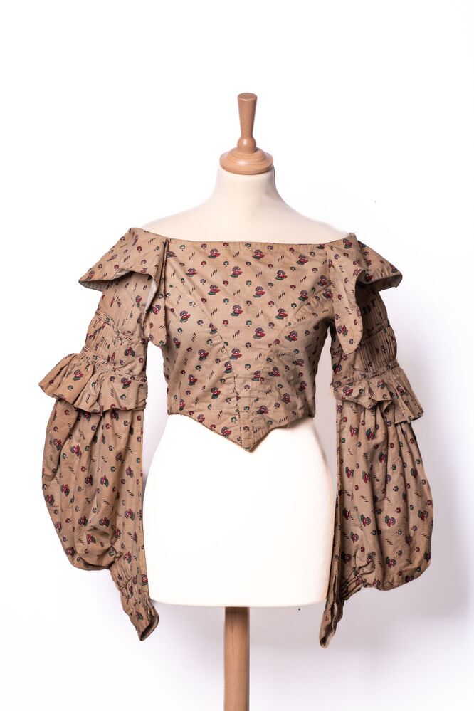 Beige japonlijfje van bedrukt katoen