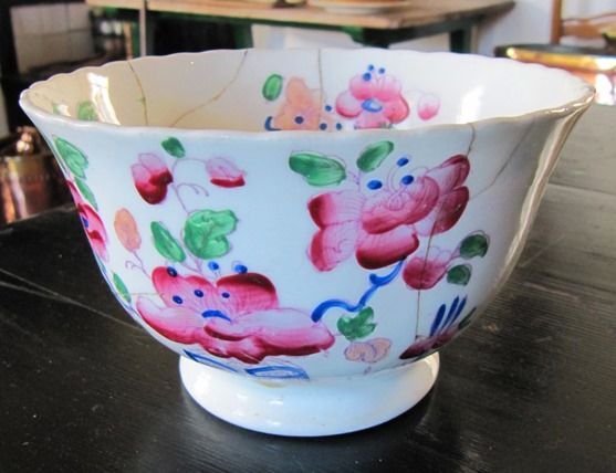 Twee grote en twee kleine kommen