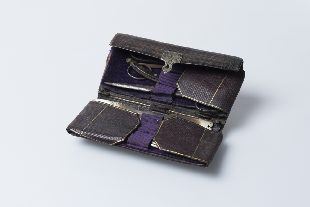 Etui met doktersinstrumenten, van Aletta Jacobs