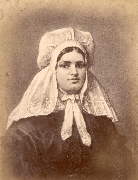 Vrouw in klederdracht (foto van schilderij van Otto Eerelman, uit album)